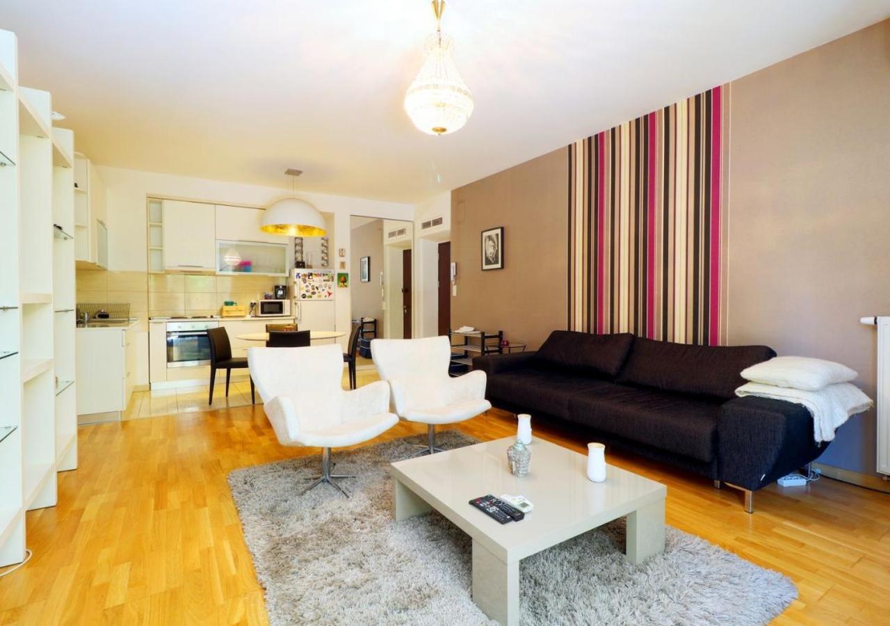 Apartament Apartament Nightingale Close To The Zoo And Shopping City Baneasa Bucureşti